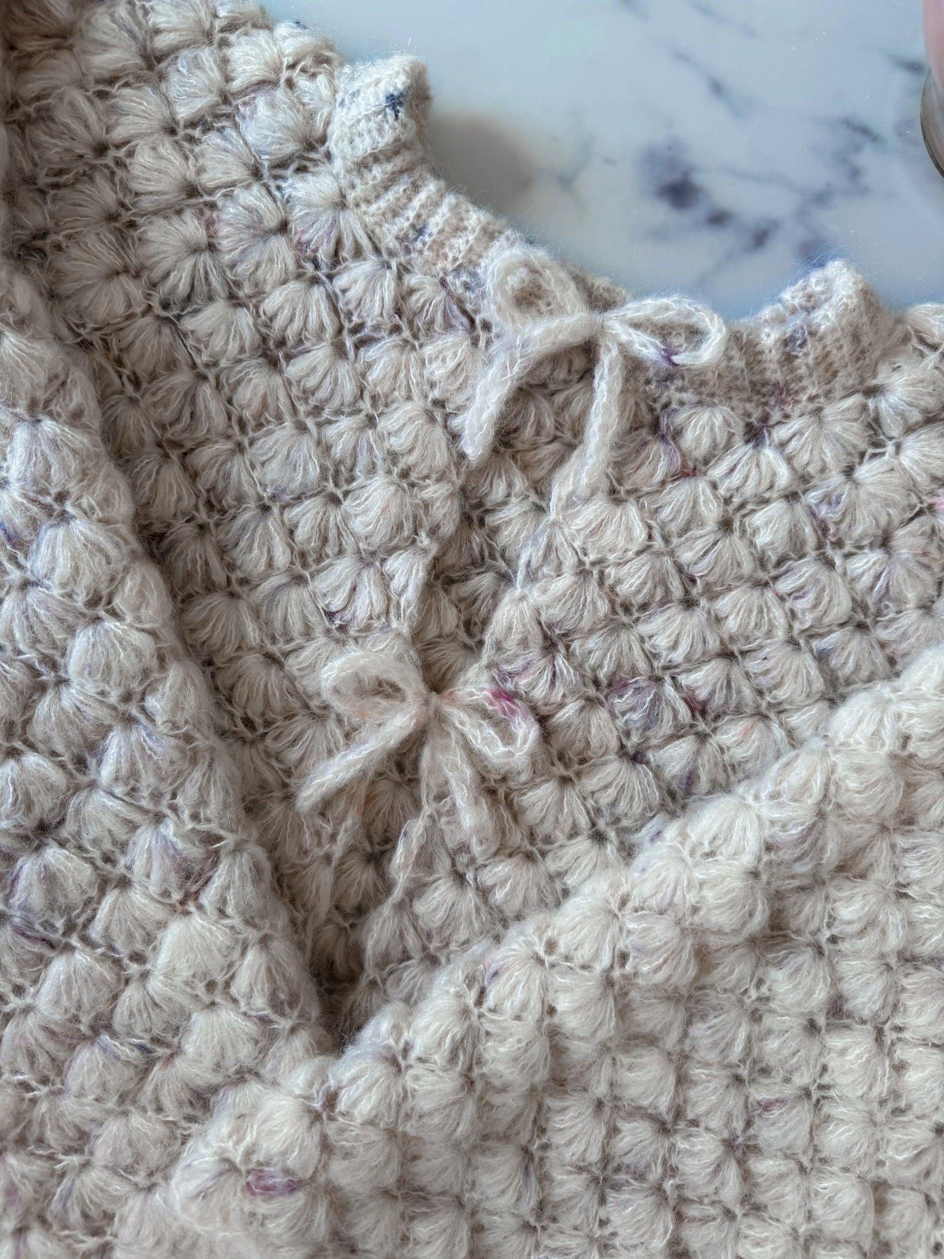 Close up hæklet cardigan med bindebånd