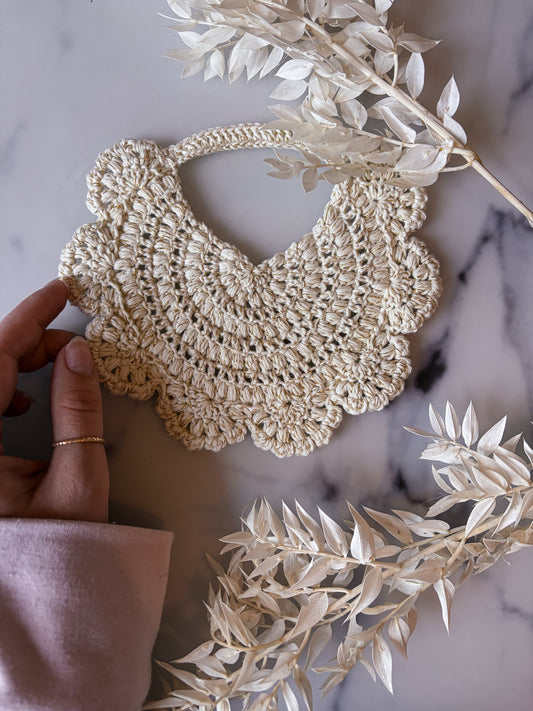 Hæklet savlesmæk i blomstermønster